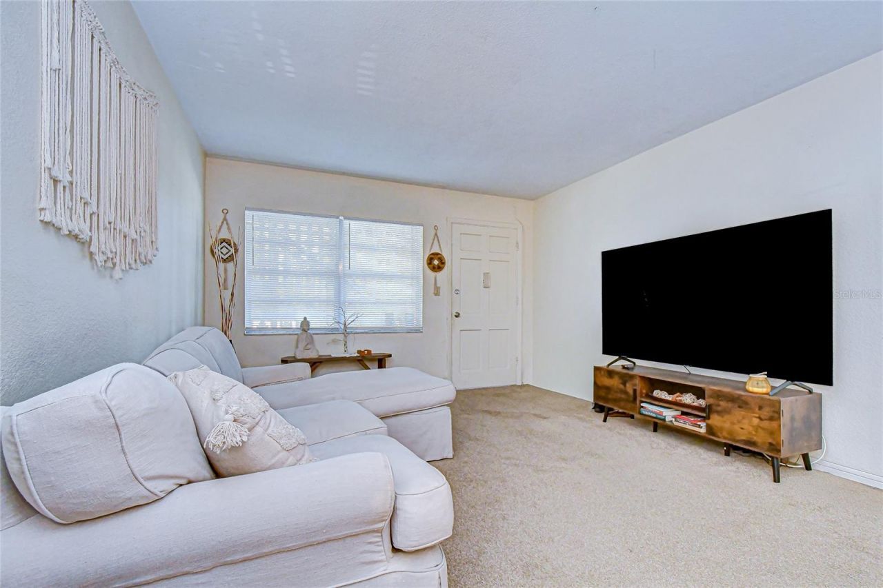 5150 10th Avenue N, Unit 211, Saint Petersburg, FL 33710 Photo