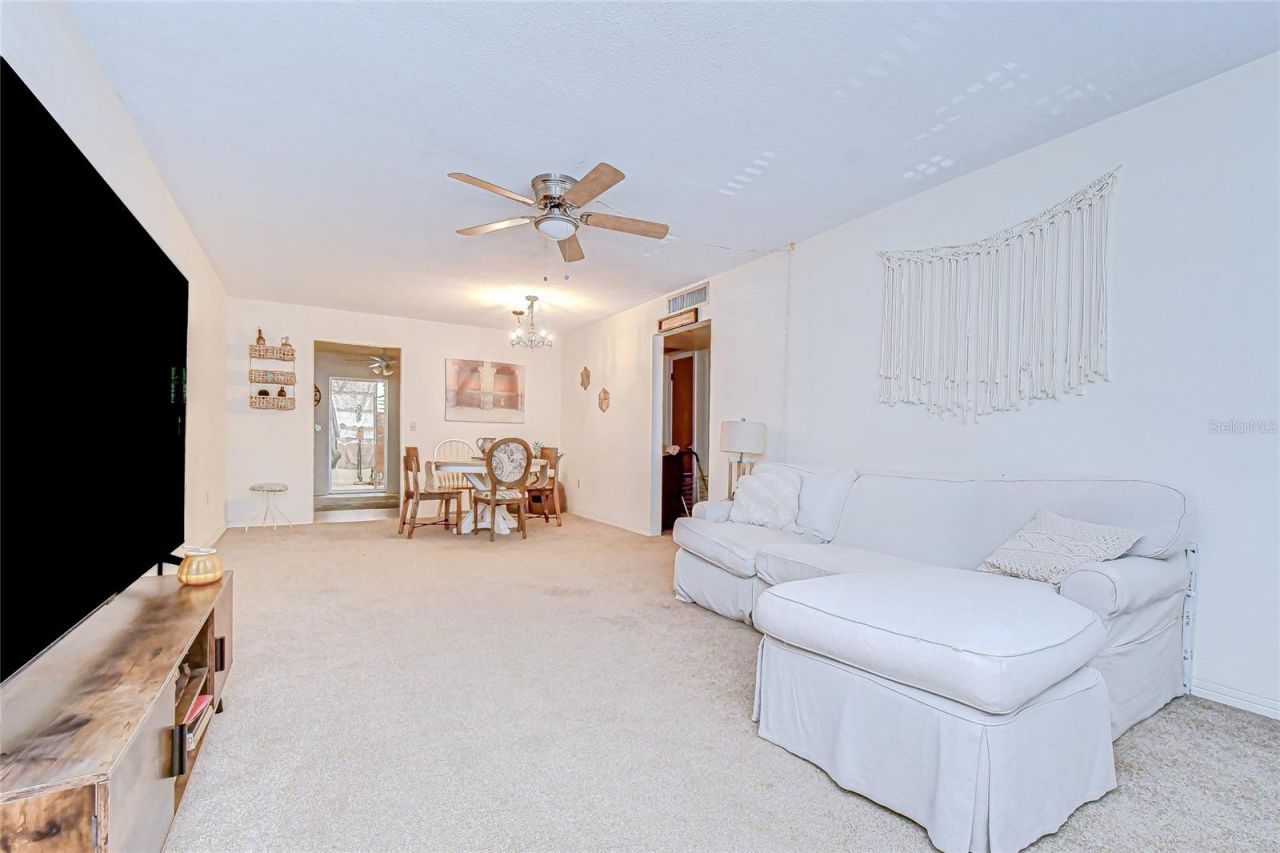 5150 10th Avenue N, Unit 211, Saint Petersburg, FL 33710 Photo