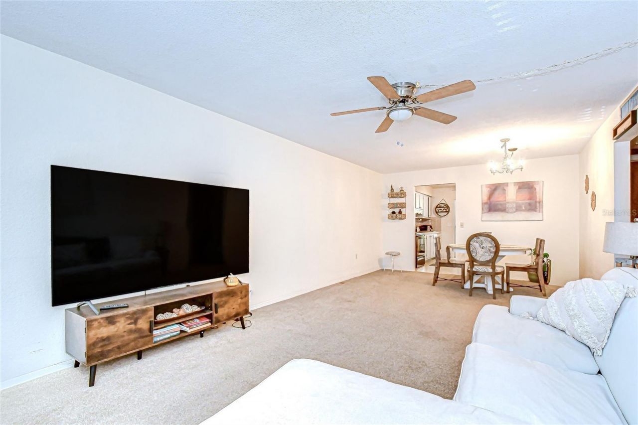 5150 10th Avenue N, Unit 211, Saint Petersburg, FL 33710 Photo