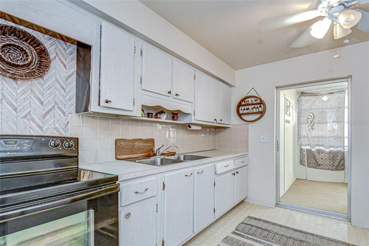 5150 10th Avenue N, Unit 211, Saint Petersburg, FL 33710 Photo