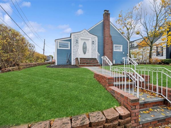 12 HewLett Point Avenue, East Rockaway, NY 11518