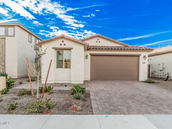 18255 W LARKSPUR Drive, Goodyear, AZ 85338