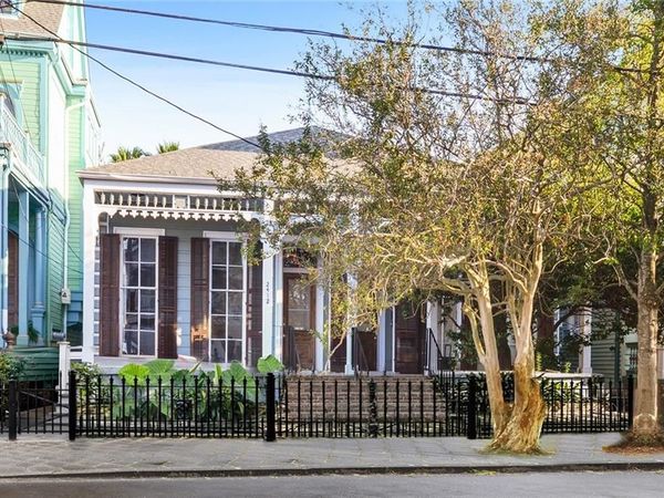 2412 14 MAGAZINE Street, New Orleans, LA 70130