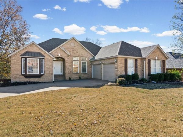 3857 Amberwood Street, Springdale, AR 72762