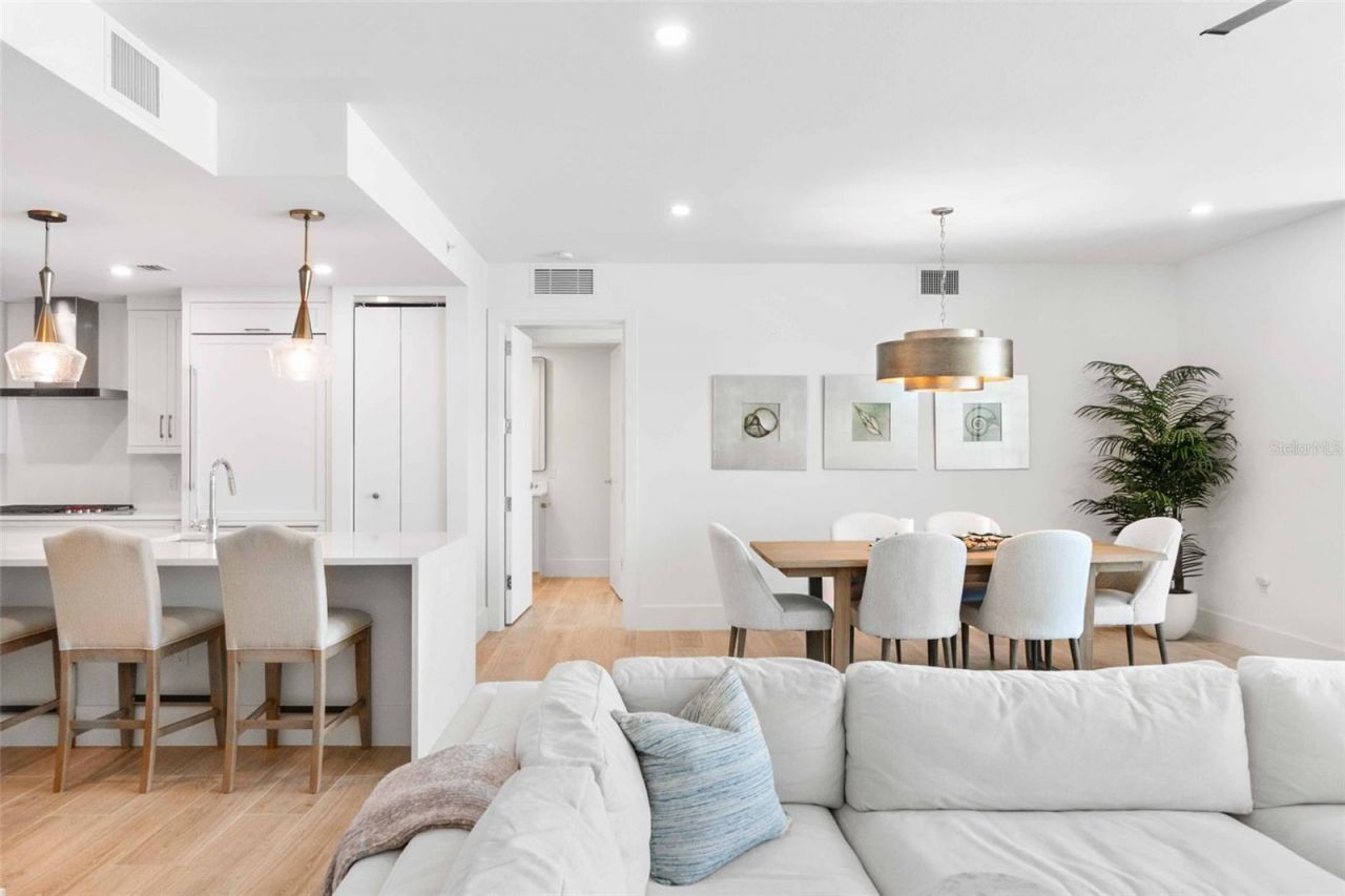 1035 Seaside Drive, Unit 603, Sarasota, FL 34242 Photo