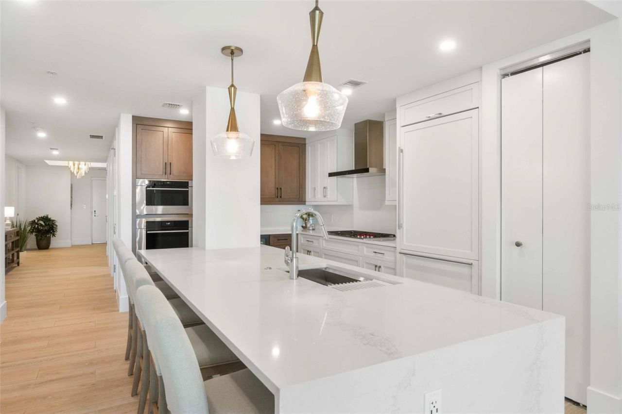 1035 Seaside Drive, Unit 603, Sarasota, FL 34242 Photo