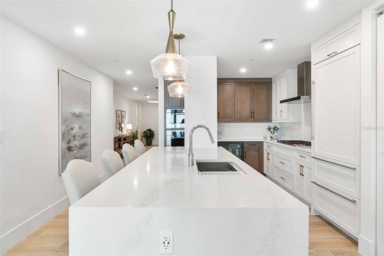 1035 Seaside Drive, Unit 603, Sarasota, FL 34242 Photo