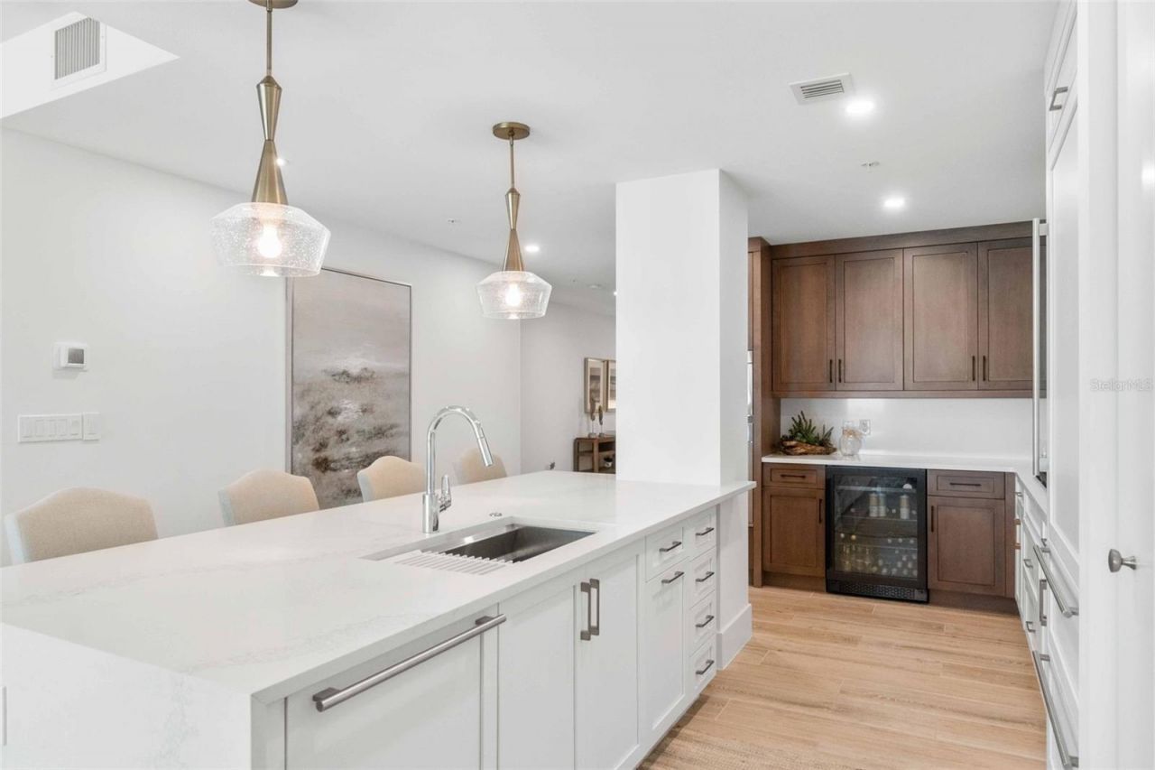 1035 Seaside Drive, Unit 603, Sarasota, FL 34242 Photo