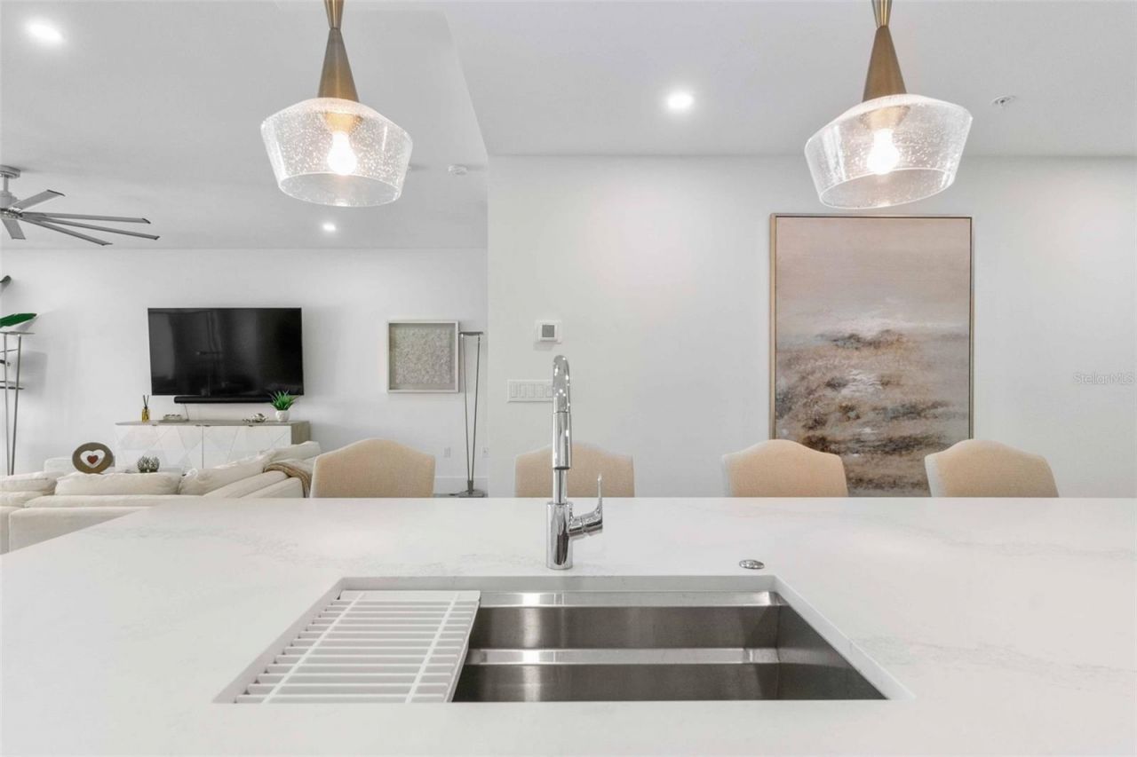 1035 Seaside Drive, Unit 603, Sarasota, FL 34242 Photo