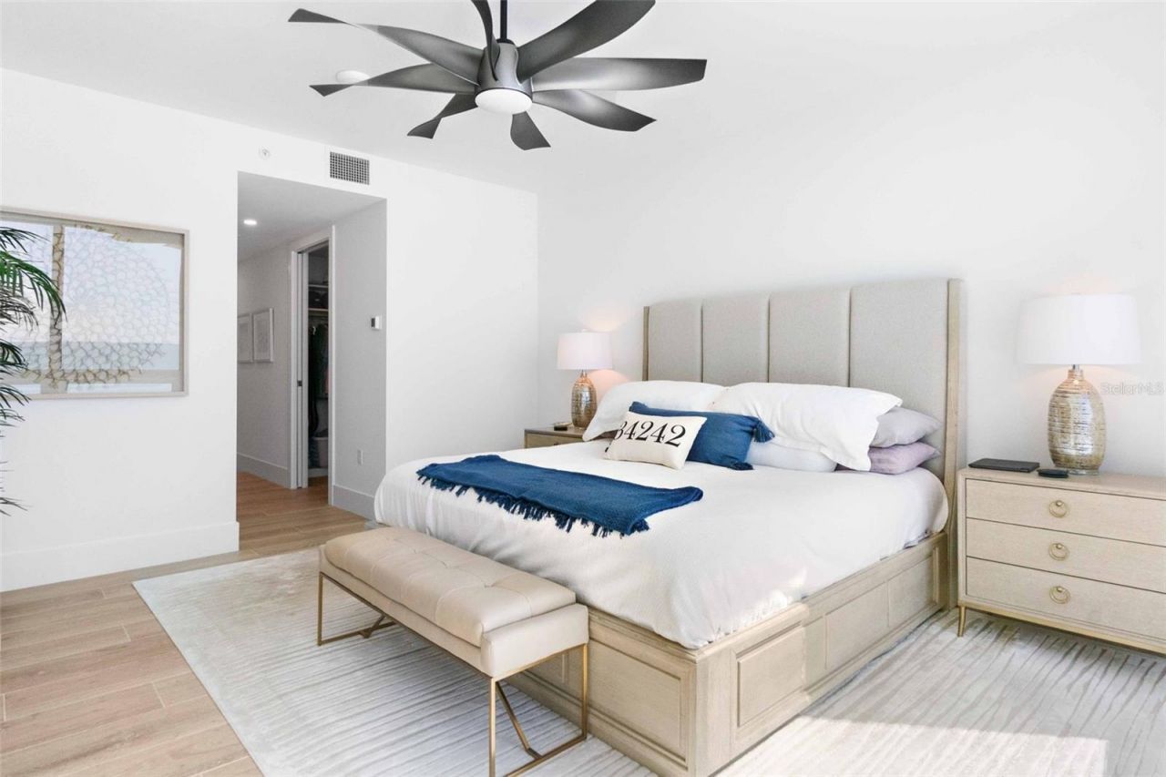 1035 Seaside Drive, Unit 603, Sarasota, FL 34242 Photo