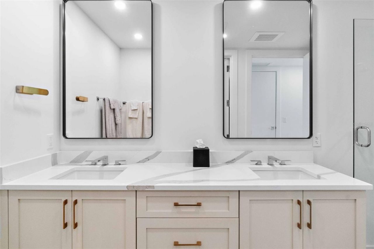 1035 Seaside Drive, Unit 603, Sarasota, FL 34242 Photo