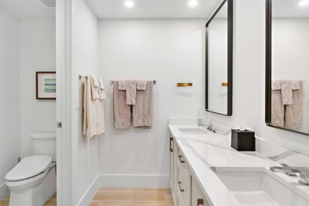 1035 Seaside Drive, Unit 603, Sarasota, FL 34242 Photo