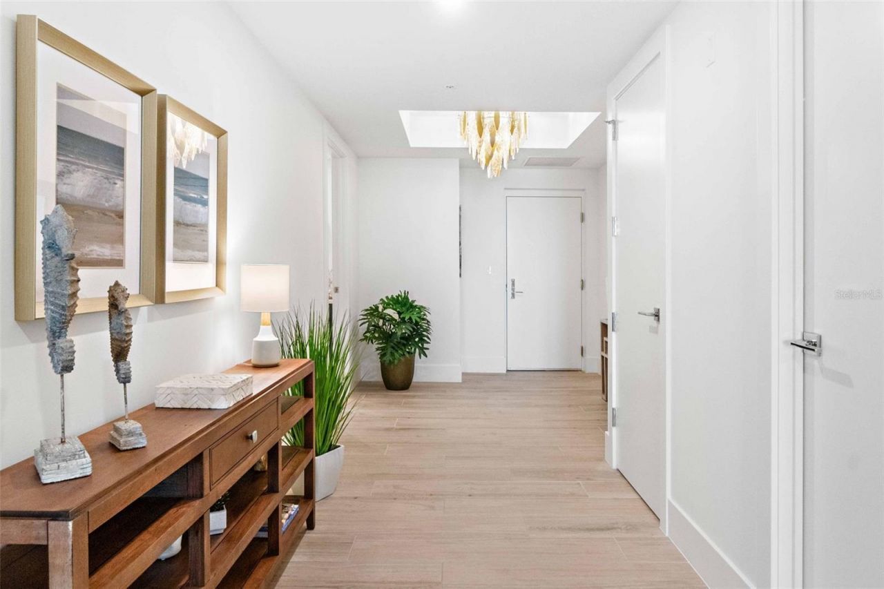 1035 Seaside Drive, Unit 603, Sarasota, FL 34242 Photo