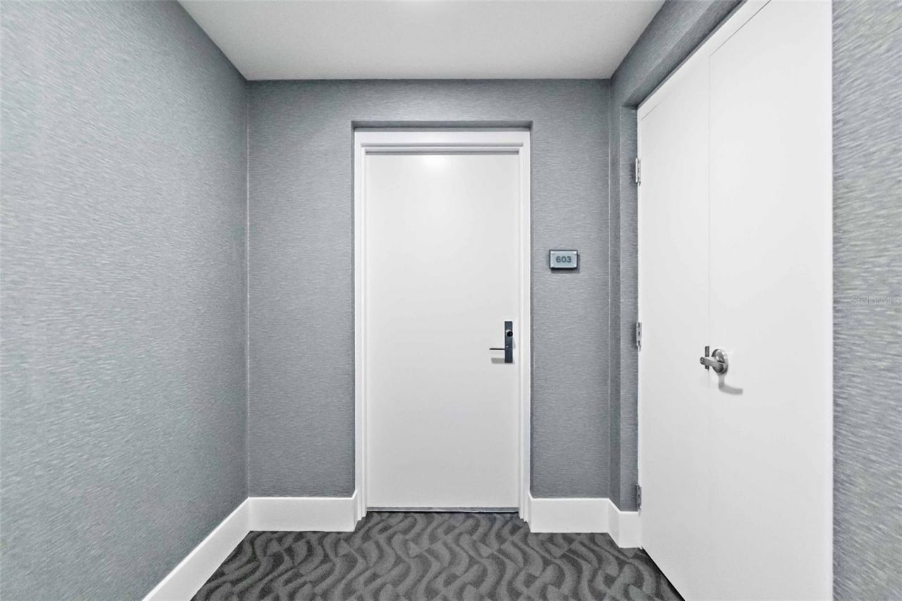 1035 Seaside Drive, Unit 603, Sarasota, FL 34242 Photo