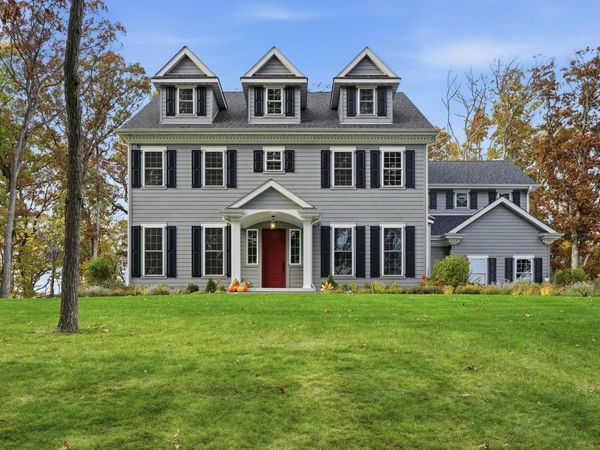 804 Shannon Drive, Crown Point, IN 46307