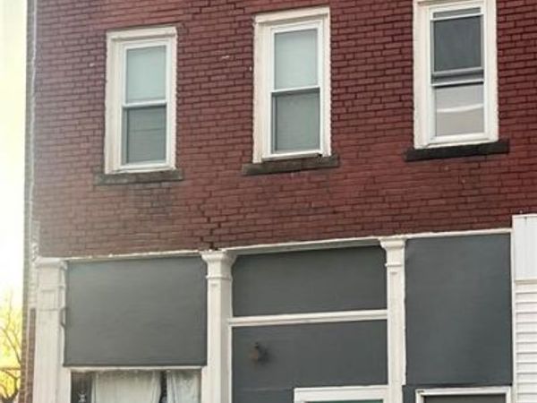 2112 Main Street, Higginsville, MO 64037