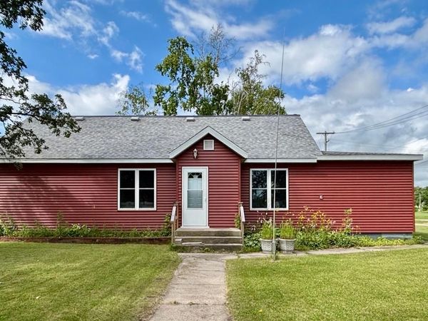601 1st Street S, Karlstad, MN 56732