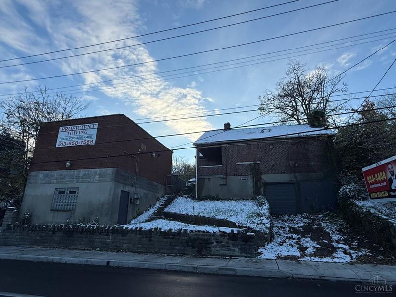 3015 Beekman Street, Cincinnati, OH 45225 Photo 2