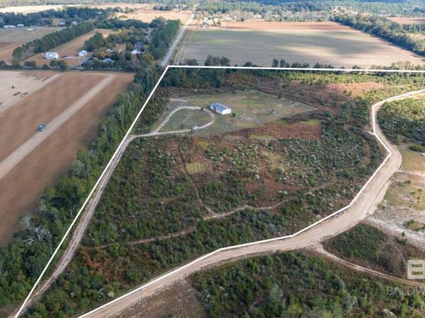 21990 Creekfront Drive, Robertsdale, AL 36567