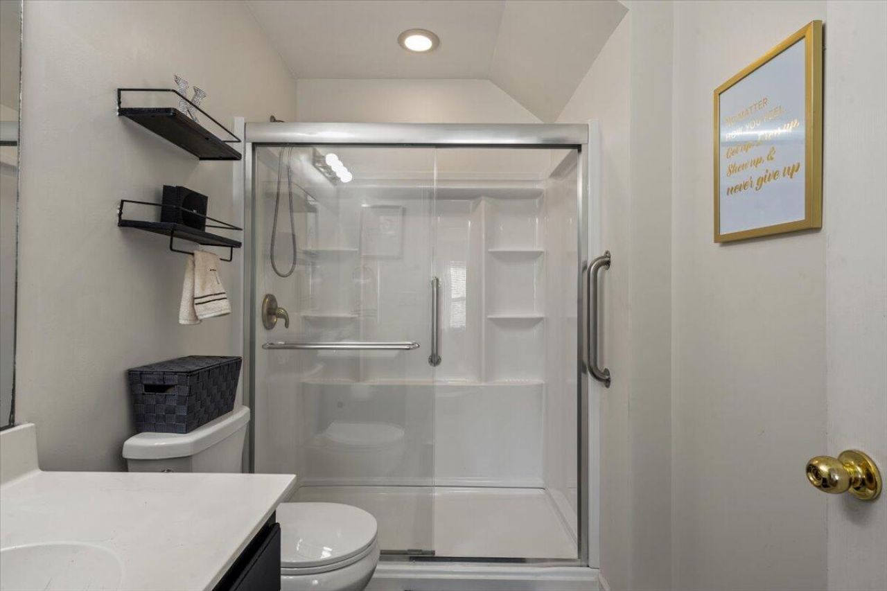 4812 Willow Brook Lane Photo 27