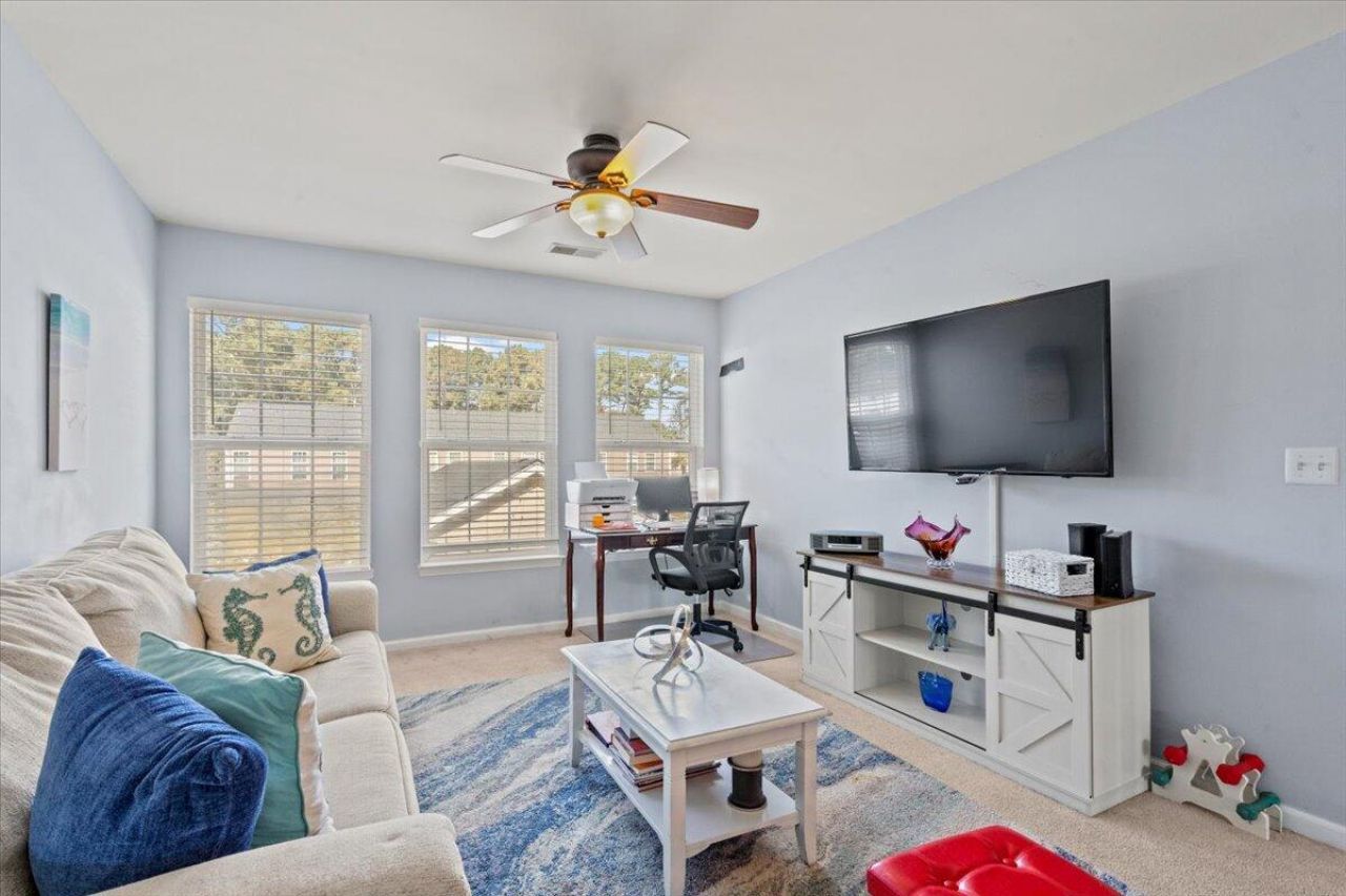 4812 Willow Brook Lane Photo 29