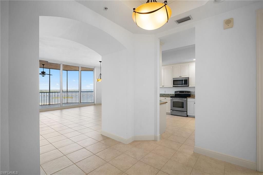 2090 W First St, Unit F2806, Fort Myers, FL 33901 Photo