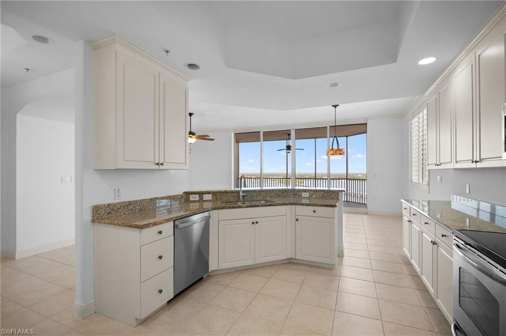 2090 W First St, Unit F2806, Fort Myers, FL 33901 Photo