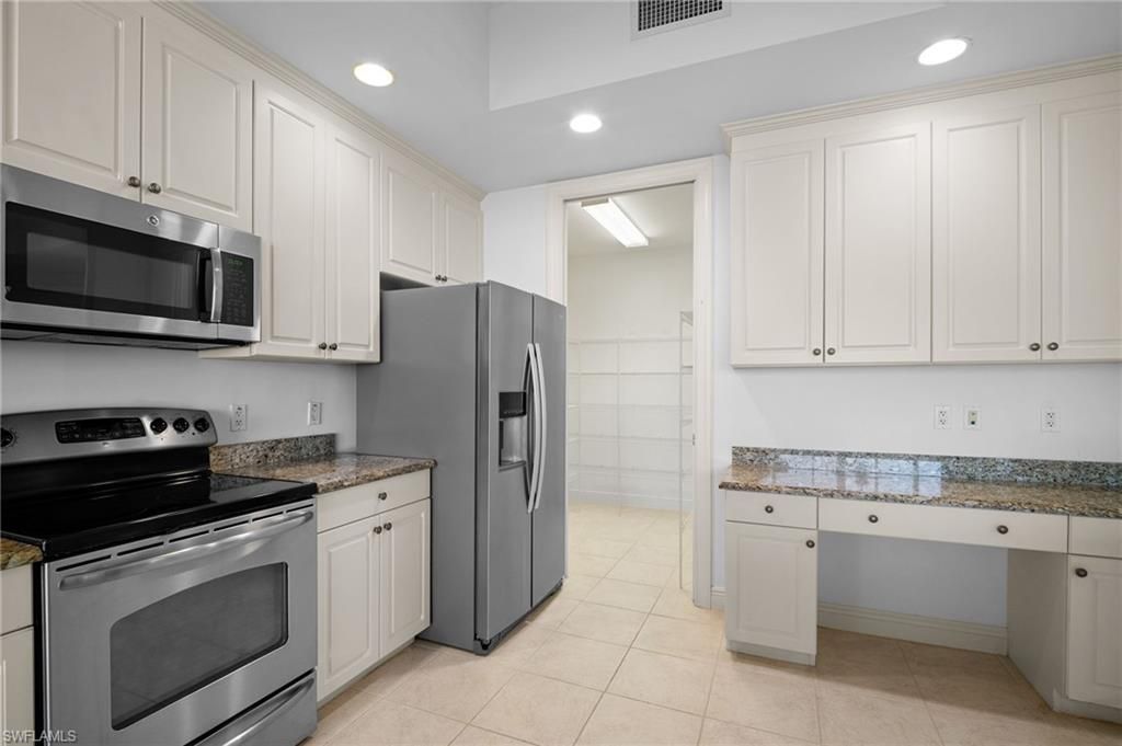 2090 W First St, Unit F2806, Fort Myers, FL 33901 Photo