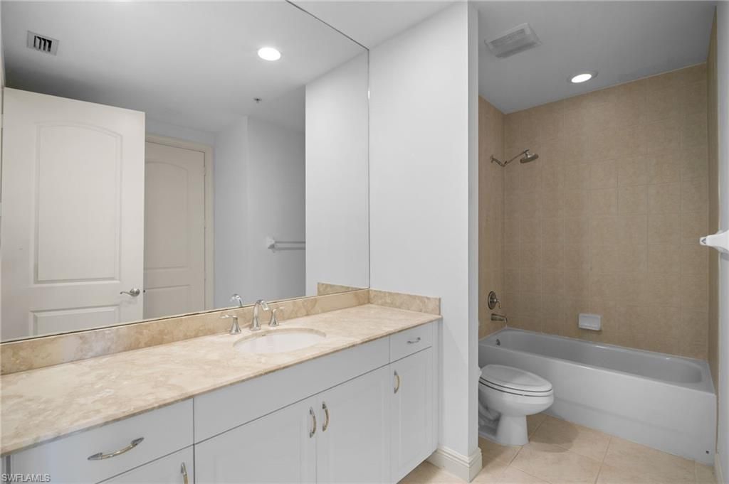 2090 W First St, Unit F2806, Fort Myers, FL 33901 Photo