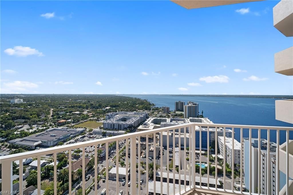 2090 W First St, Unit F2806, Fort Myers, FL 33901 Photo