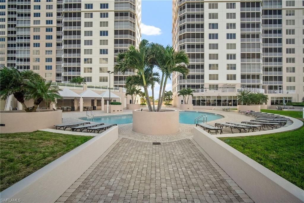 2090 W First St, Unit F2806, Fort Myers, FL 33901 Photo