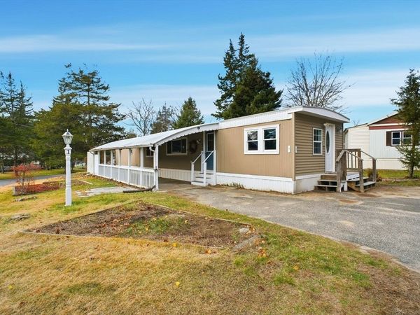 1 Willow Circle, Brimfield, MA 01010