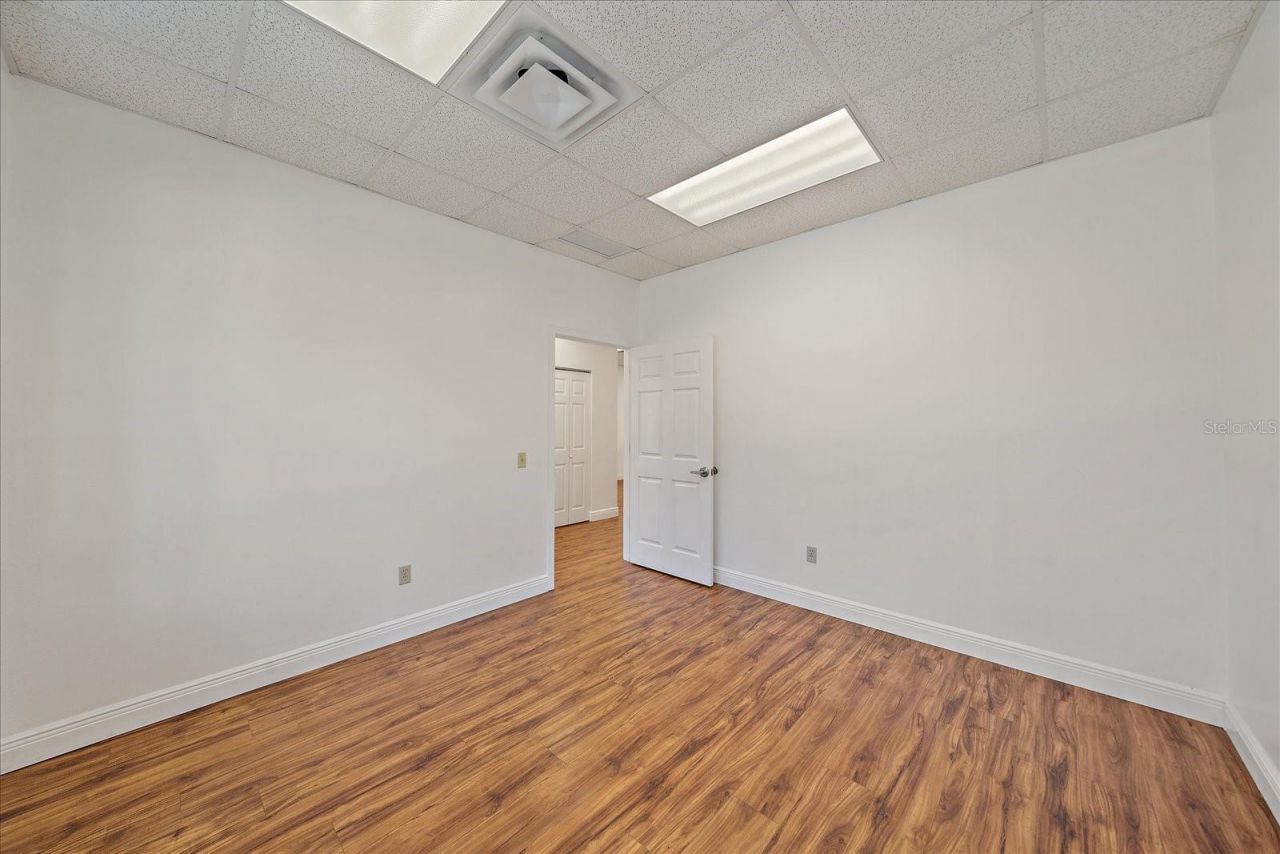 306 N Rhodes Avenue, Unit 111, Sarasota, FL 34237 Photo