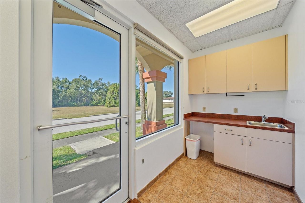 306 N Rhodes Avenue, Unit 111, Sarasota, FL 34237 Photo