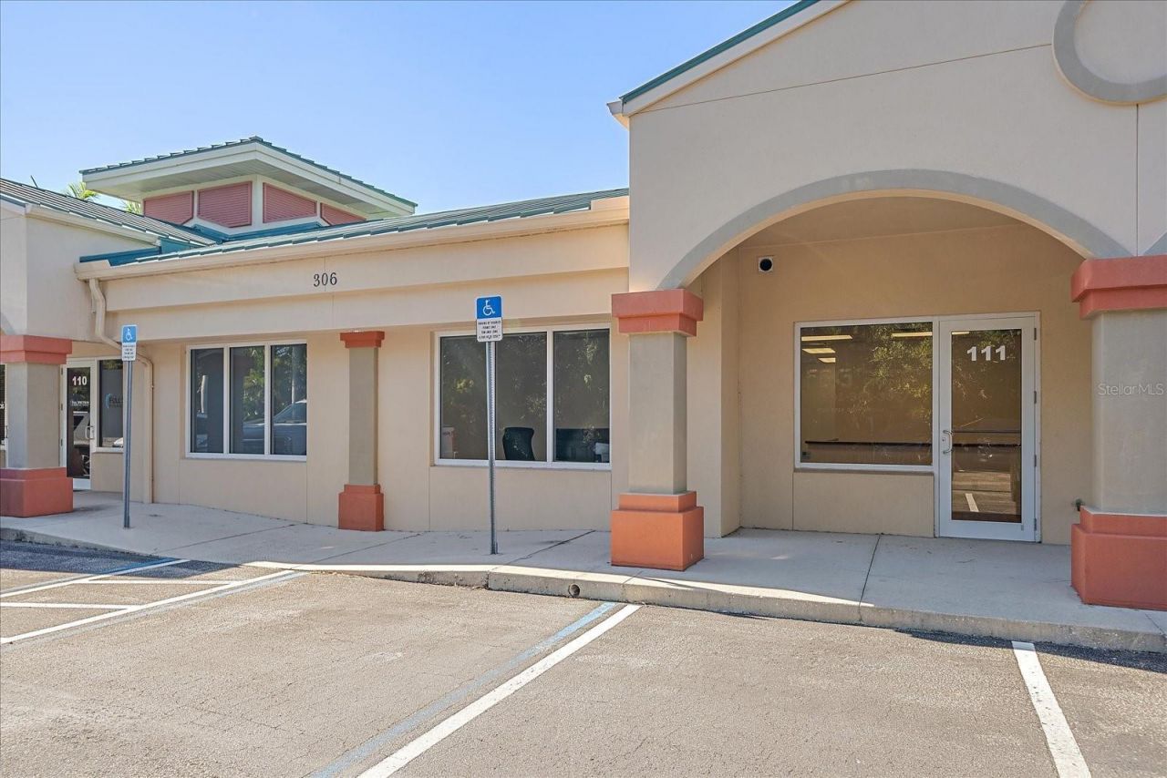 306 N Rhodes Avenue, Unit 111, Sarasota, FL 34237 Photo