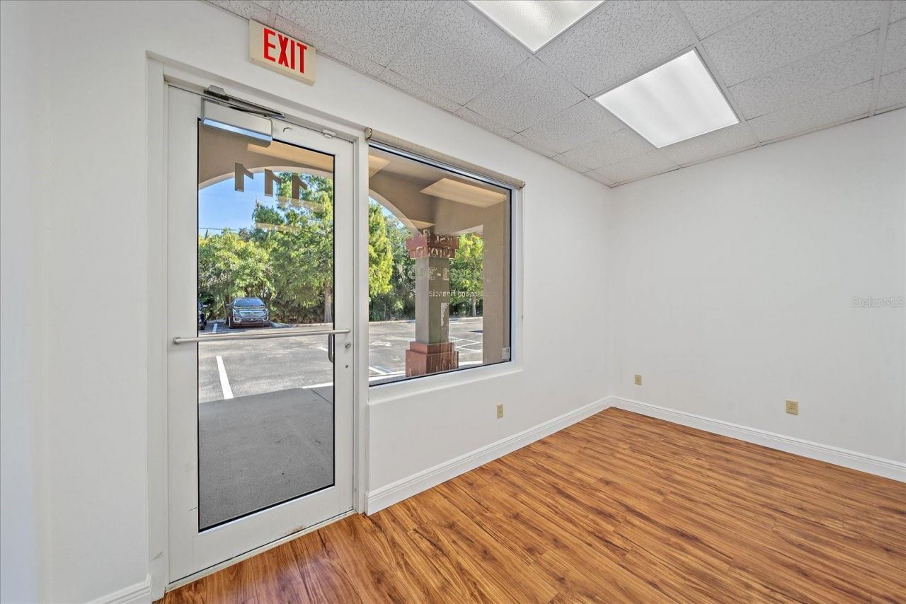 306 N Rhodes Avenue, Unit 111, Sarasota, FL 34237 Photo