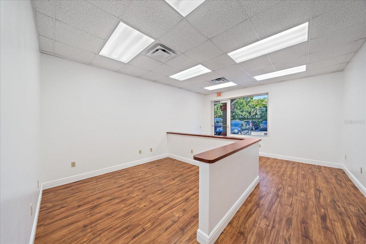 306 N Rhodes Avenue, Unit 111, Sarasota, FL 34237 Photo