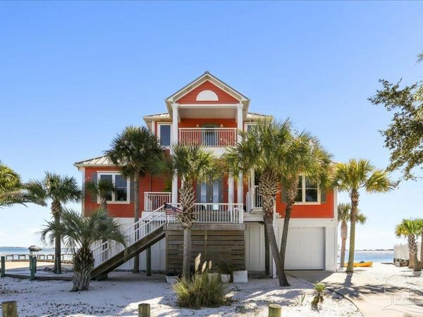 1894 Biscayne Cir Dr, Navarre, FL 32566