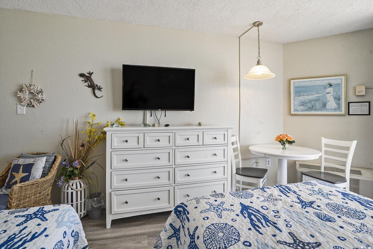 9550 Shore Dr. Photo 6