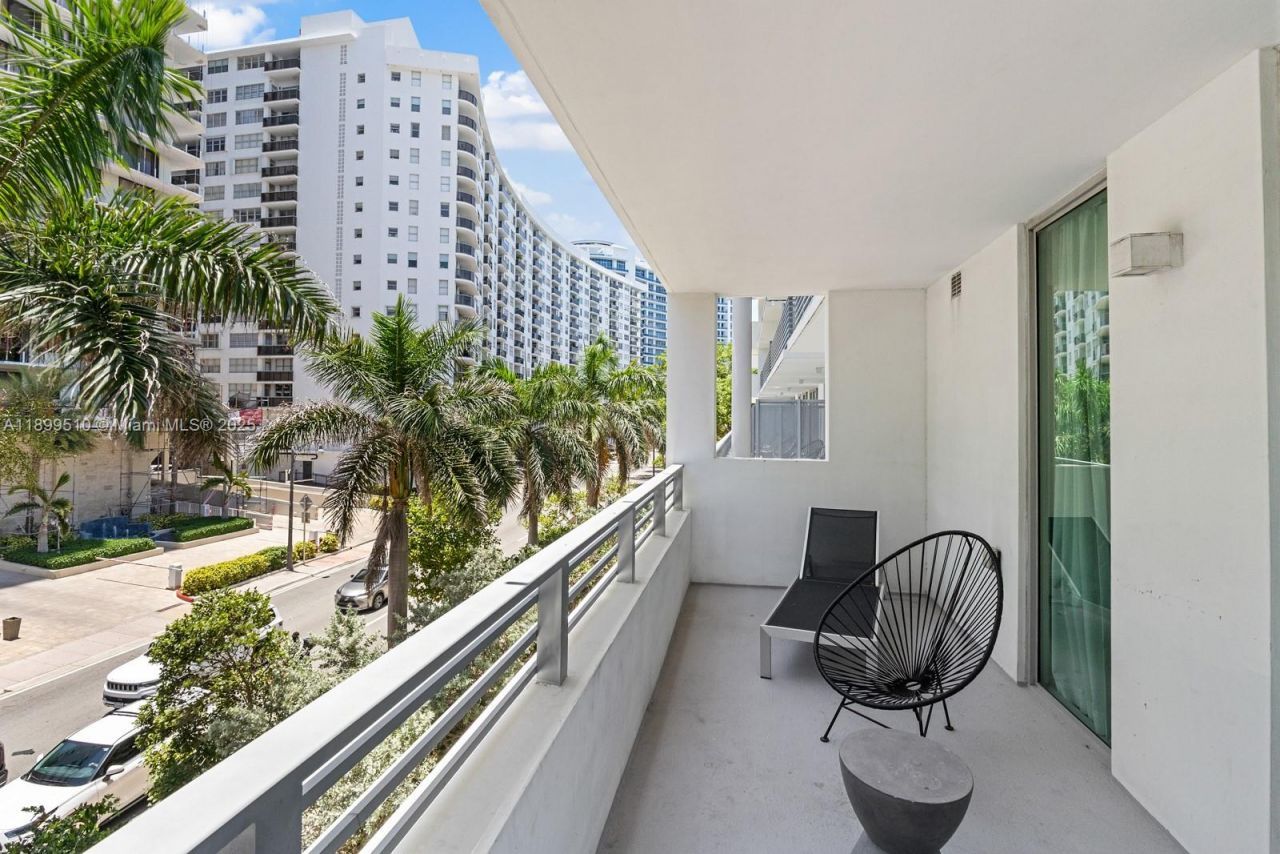 6080 Collins Ave, Unit 302, Miami Beach, FL 33140 Photo