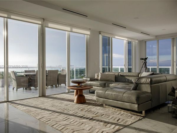 5001 Collins Ave, Unit PH-1, Miami Beach, FL 33140
