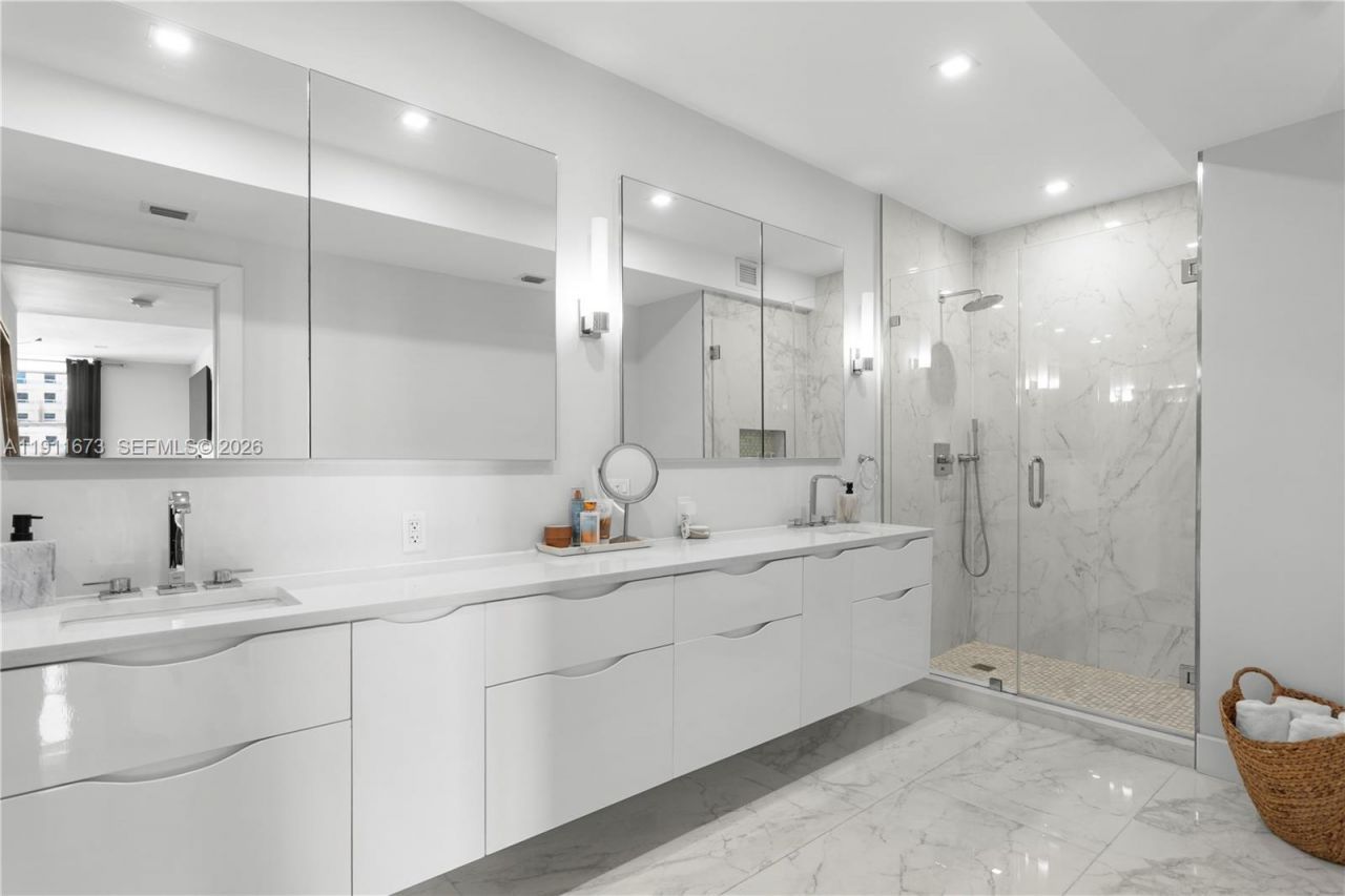 5001 Collins Ave, Unit PH-1, Miami Beach, FL 33140 Photo