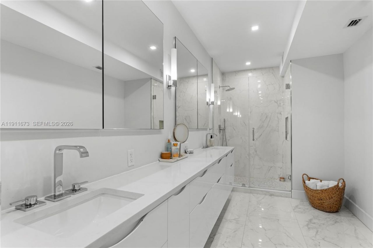 5001 Collins Ave, Unit PH-1, Miami Beach, FL 33140 Photo