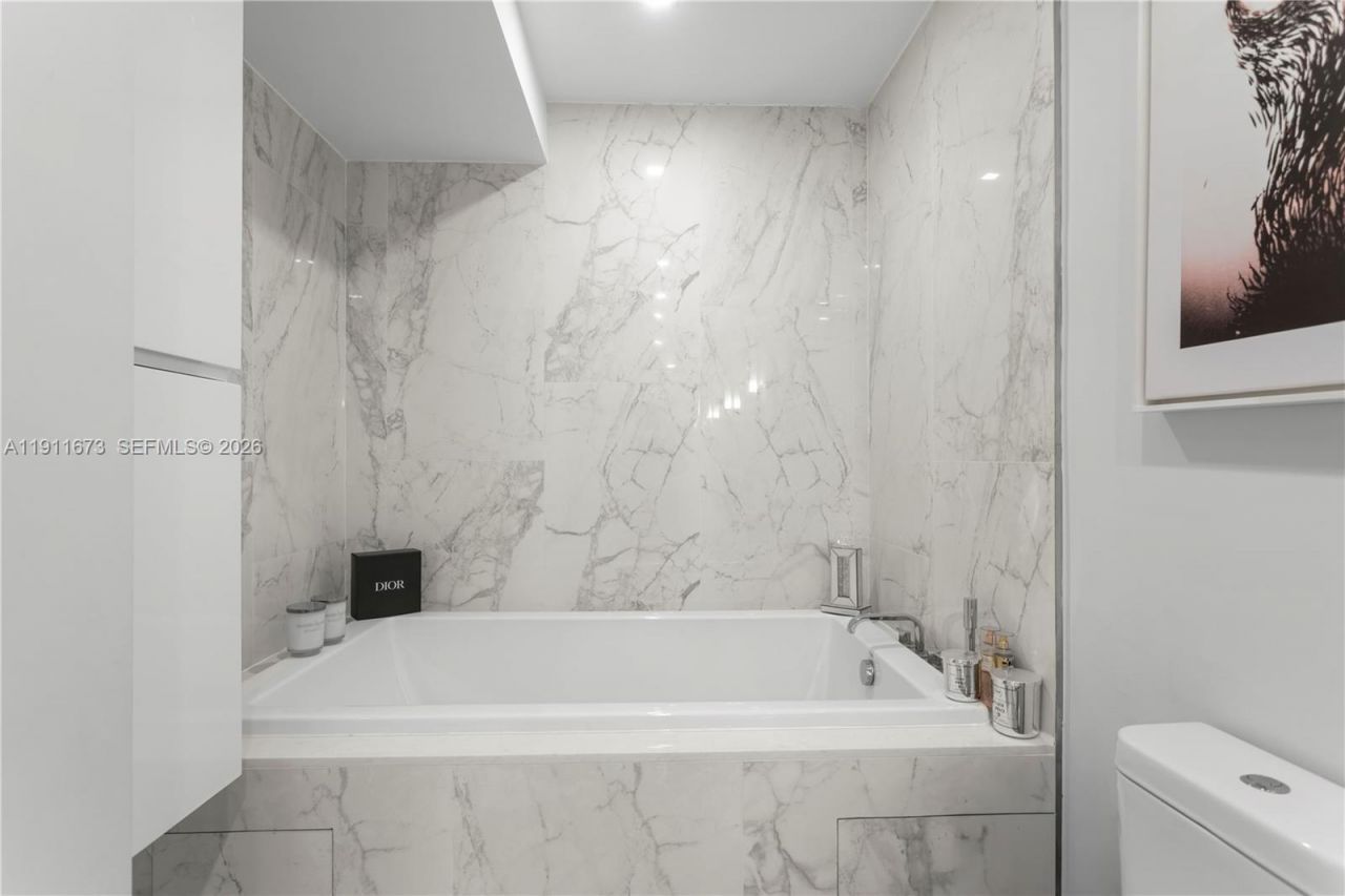 5001 Collins Ave, Unit PH-1, Miami Beach, FL 33140 Photo