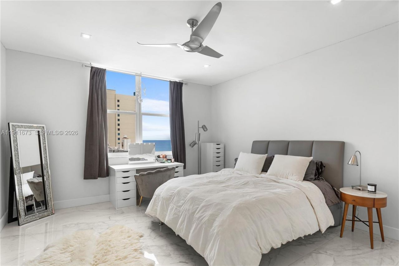 5001 Collins Ave, Unit PH-1, Miami Beach, FL 33140 Photo