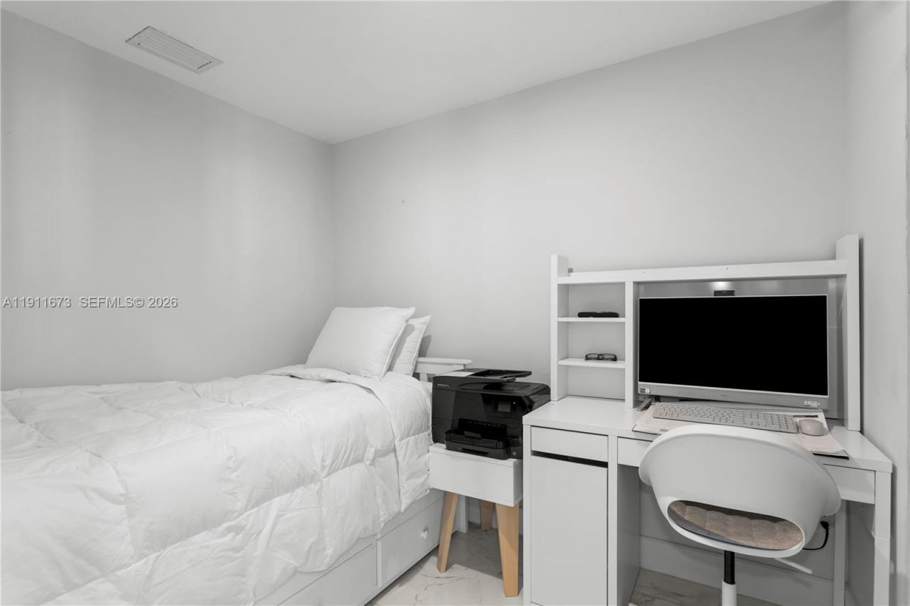 5001 Collins Ave, Unit PH-1, Miami Beach, FL 33140 Photo