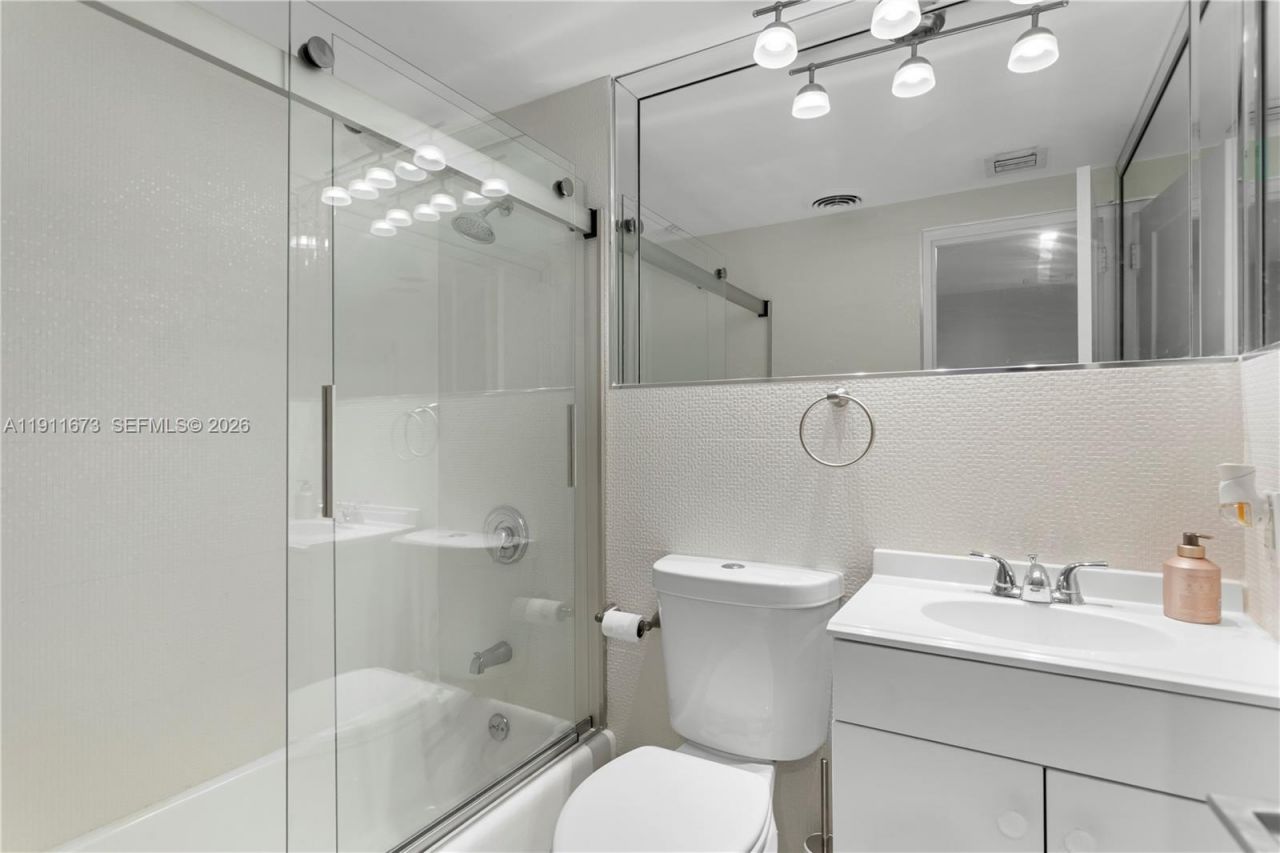 5001 Collins Ave, Unit PH-1, Miami Beach, FL 33140 Photo