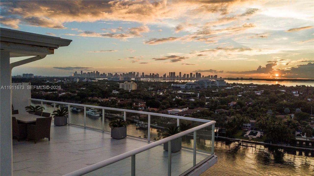 5001 Collins Ave, Unit PH-1, Miami Beach, FL 33140 Photo