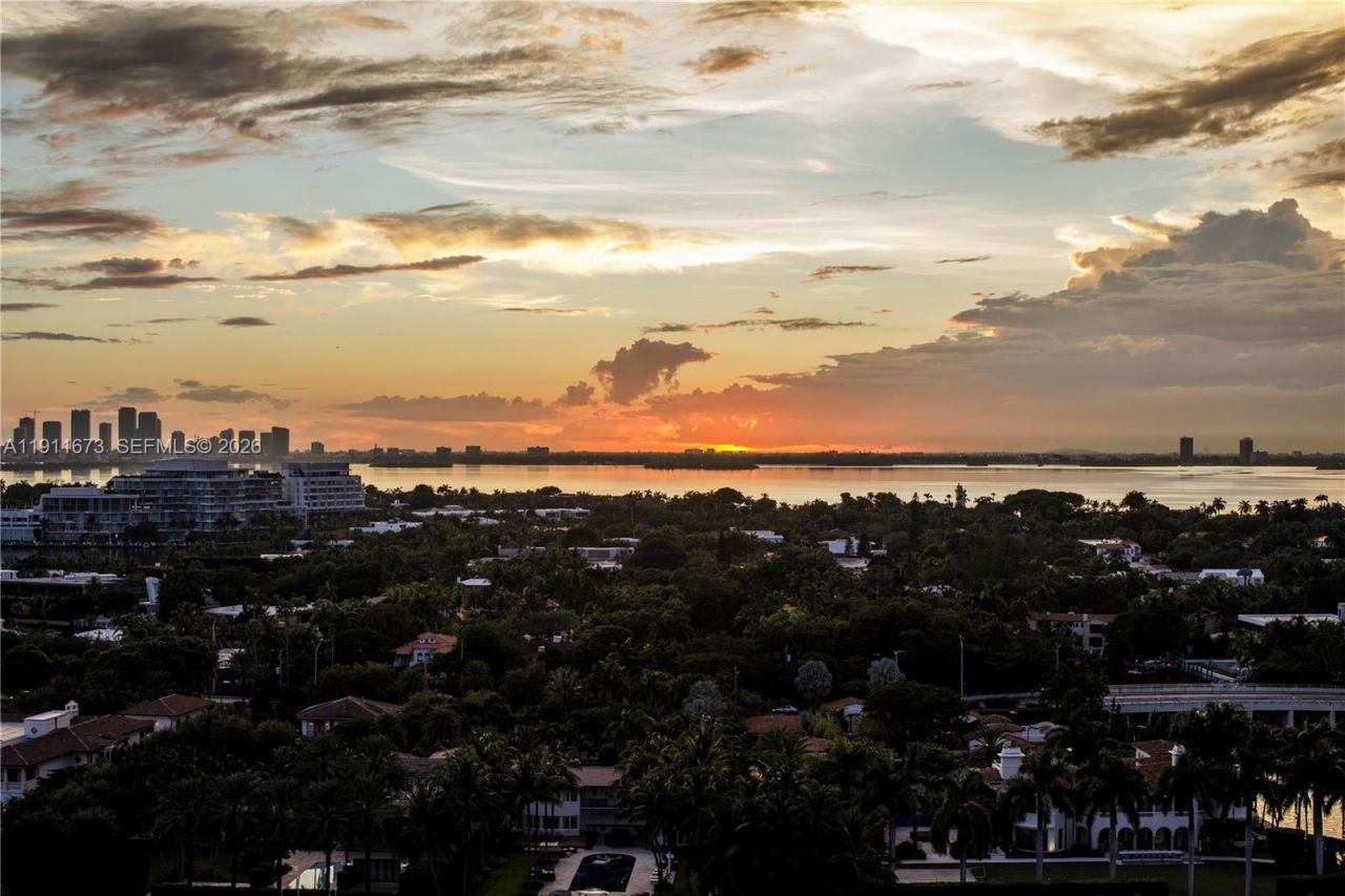 5001 Collins Ave, Unit PH-1, Miami Beach, FL 33140 Photo