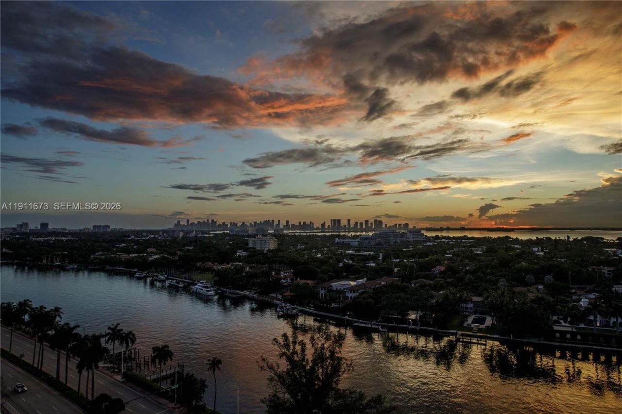 5001 Collins Ave, Unit PH-1, Miami Beach, FL 33140 Photo